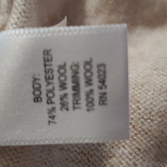 Banana Republic Wool sweater with beaded collar. - Picture 4 of 5